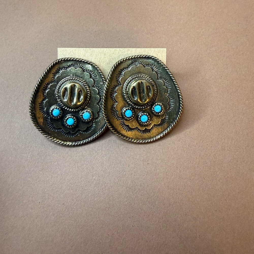 🩵BUNDLE AND SAVE 🩵(3/$16) Vintage-Style Turquoise Accent Gold-Tone